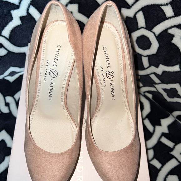 Chinese Laundry platform heel - Picture 3 of 4